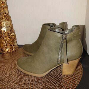 Grace Booties Size 7